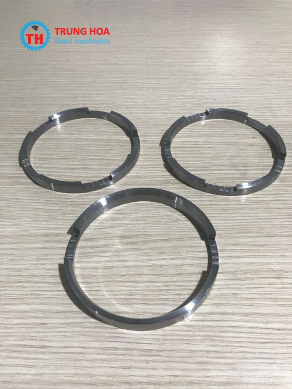 CTY TNHH CƠ KHÍ CHÍNH XÁC VÀ THƯƠNG MẠI TRUNG HÒA